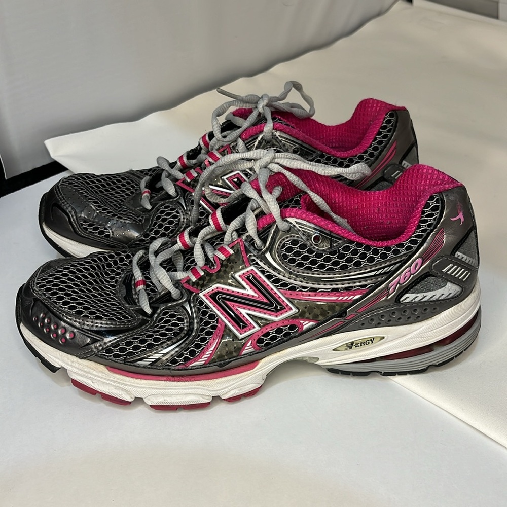 New Balance 760 Black and Pink Sneakers